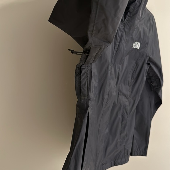 North Face rain jacket - Picture 2 of 7